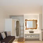 Sahas * Mykonos Town